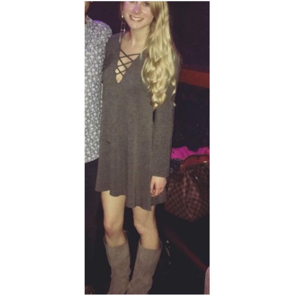 ❌SOLD❌ BOGO Gray lace up dress with bell sleeves - Picture 4 of 4