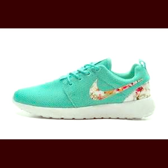 NIKE floral Roush green/blue sneaker