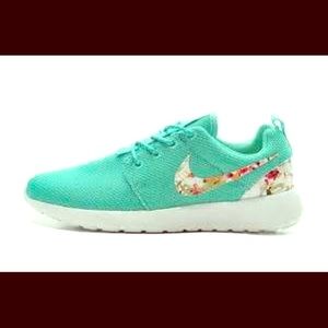 NIKE floral Roush green/blue sneaker