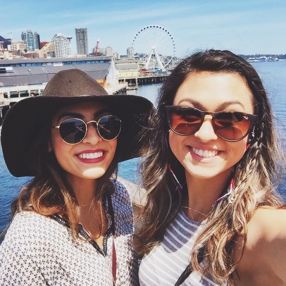 Meet your posher, Elizabeth! - Picture 2 of 3