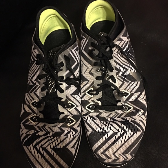 Nike Free Runs size 9.5