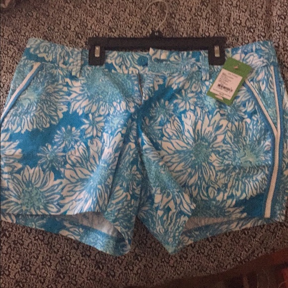 Size 8 Lilly Pulitzer lion in the sun