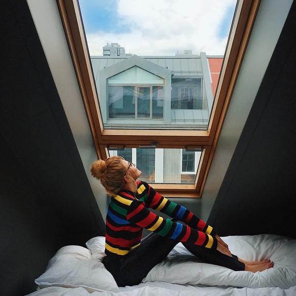 meet your posher, liv - Picture 3 of 8