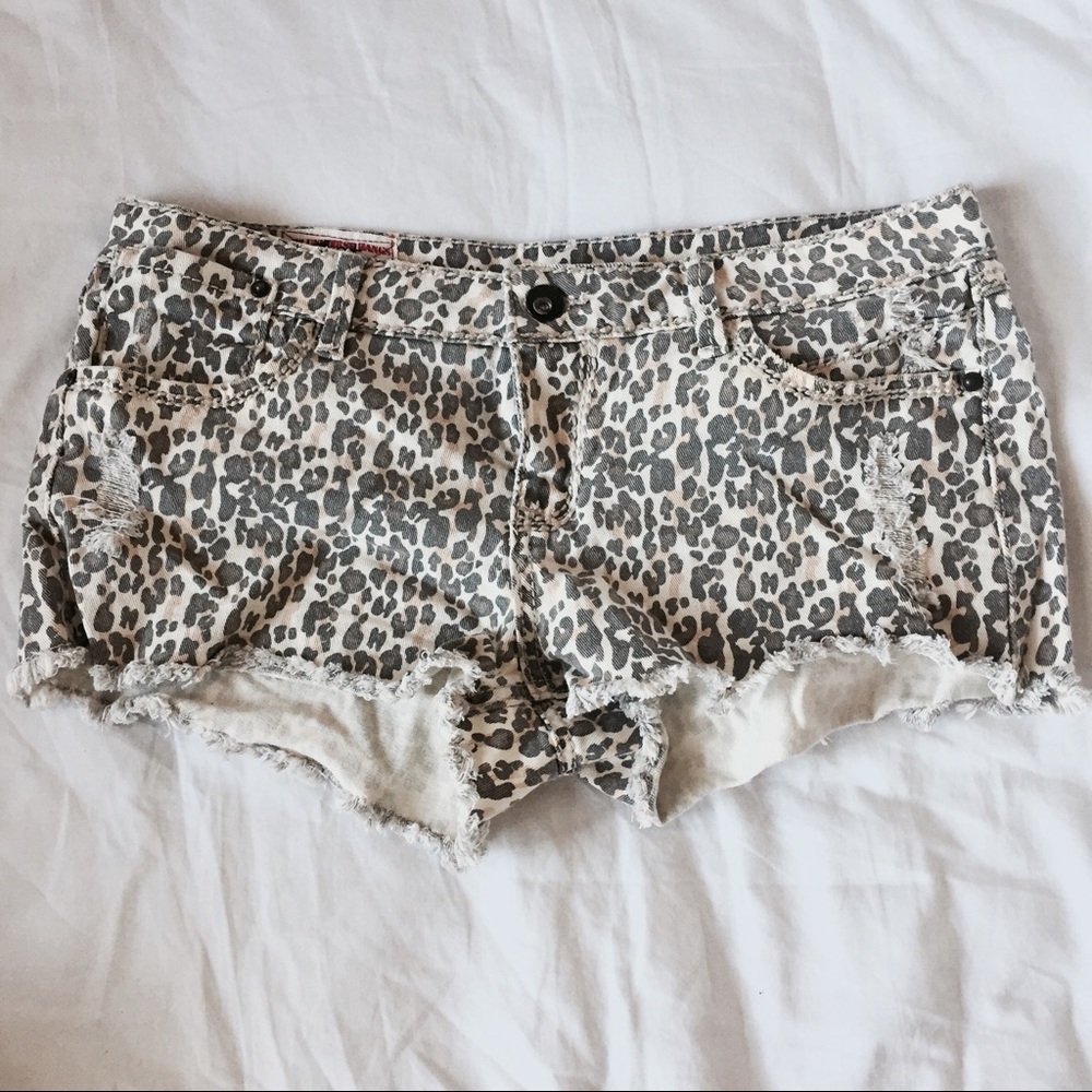 FINAL PRICE 🔆 Cheetah Leopard Print Shorts