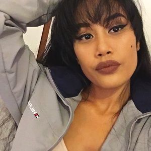 Meet your Posher, Deryan