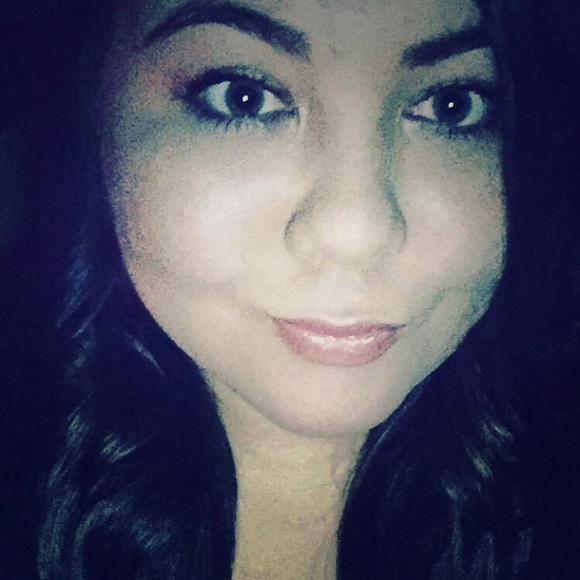 Meet your posher, Justina!