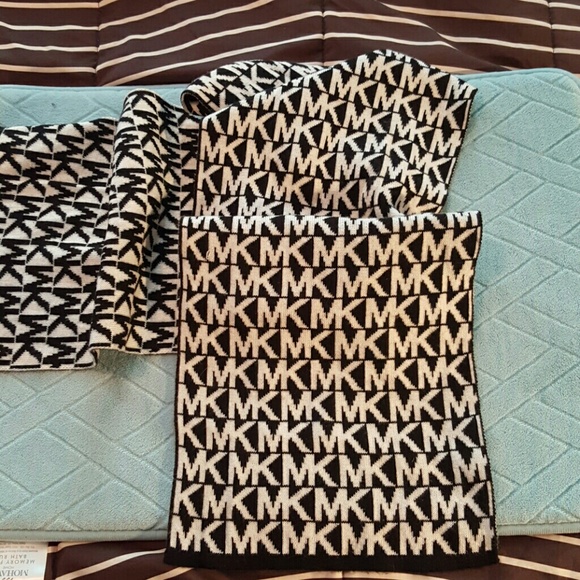 Michael Kors scarf
