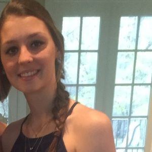 Meet your Posher, Carlie