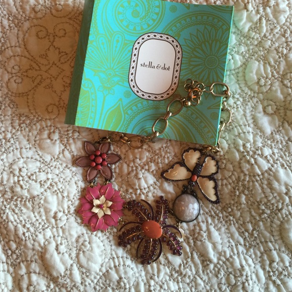 Stella and Dot Necklace