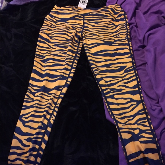 TEAM SPORTS LEGGINGS💜 - Picture 1 of 4