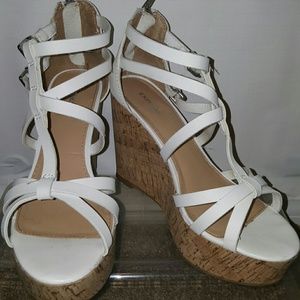 Express White Wedges