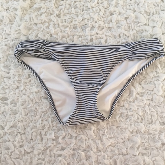 THE KNOCKOUT BIKINI BOTTOM !
