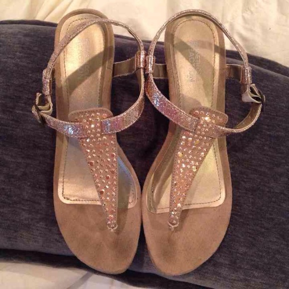 Kenneth Cole Nude Metallic Wedge Sandal