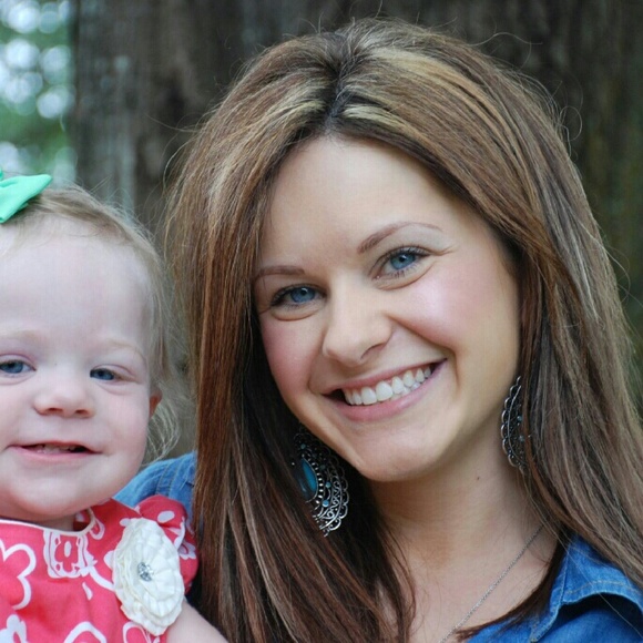 Meet your Posher, Kristen - Picture 1 of 1