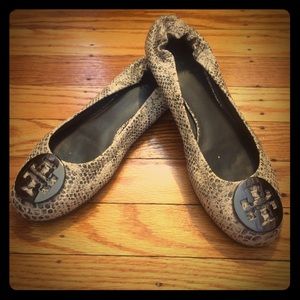 Mint condition Tory Burch Reva snakeskin flats 7.5