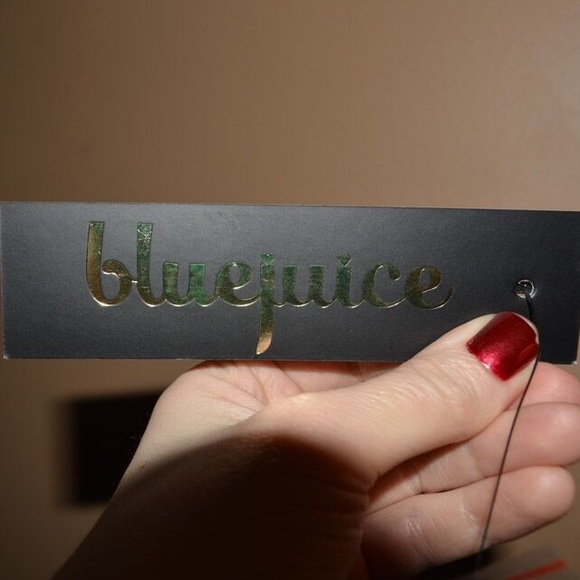 NWT Pretty black lace keyhole blouse, size small - Picture 4 of 4