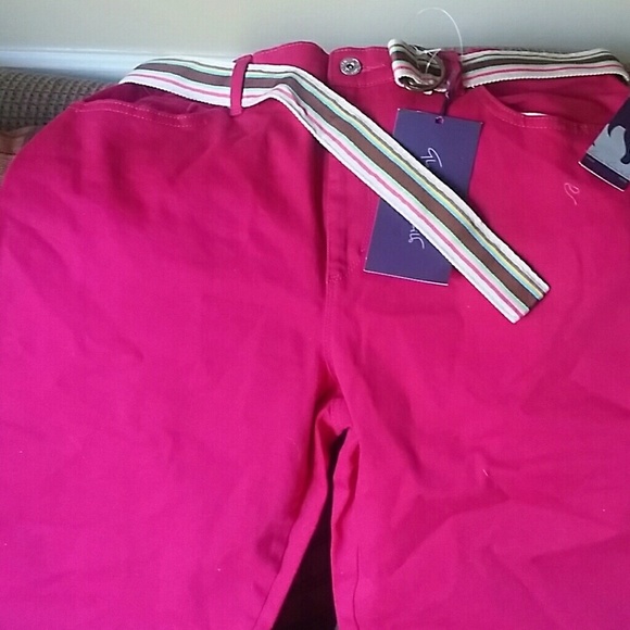 BRAND NEW..deep pink capris
