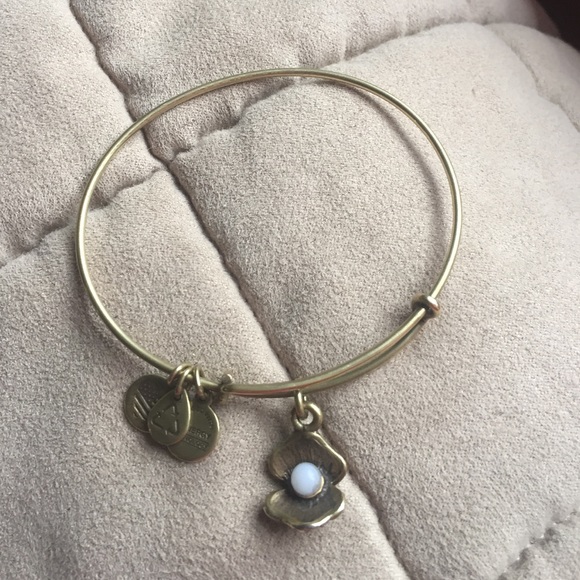 Oyster Alex and Ani