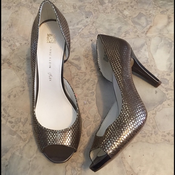 Anne Klein Akoctavie Gold Snakeskin Leather Heels