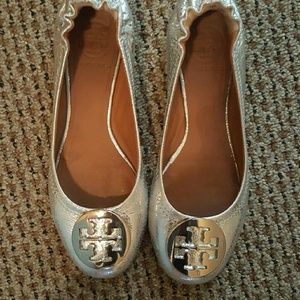 SOLD! Tory Burch silver flats