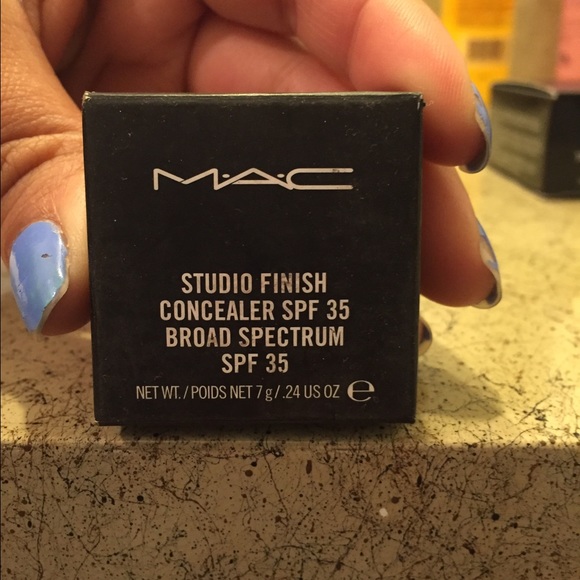 Mac concealer