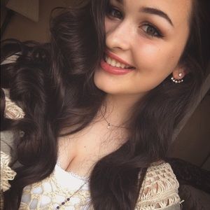 Meet your Posher, Danielle