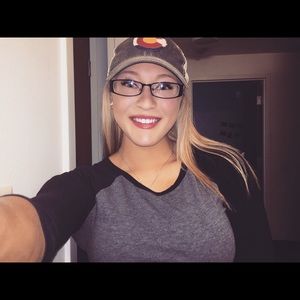 Meet your Posher, Courtney