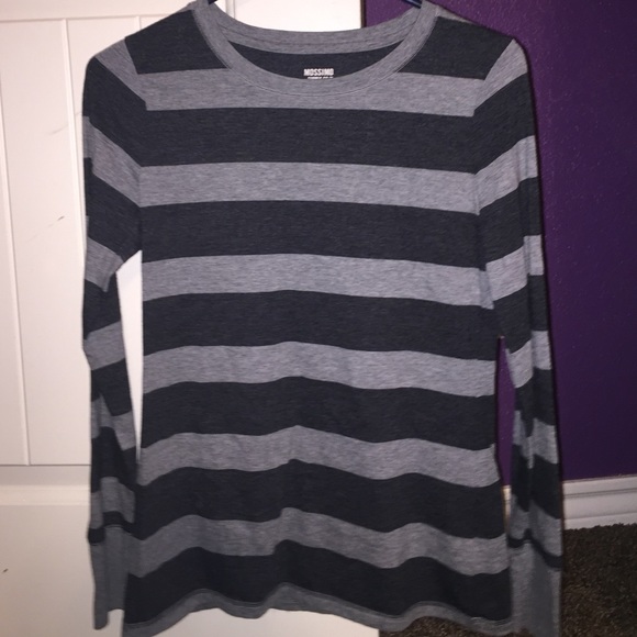 Mossimo striped long sleeve shirt