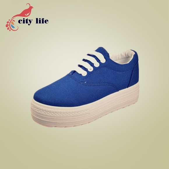 Platform laced sneakers