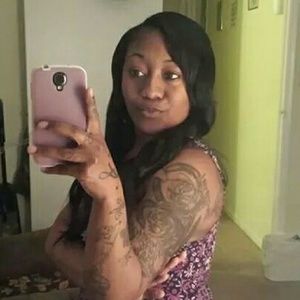 Meet your Posher, Monique