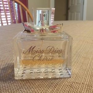 Miss Dior Cherie perfume