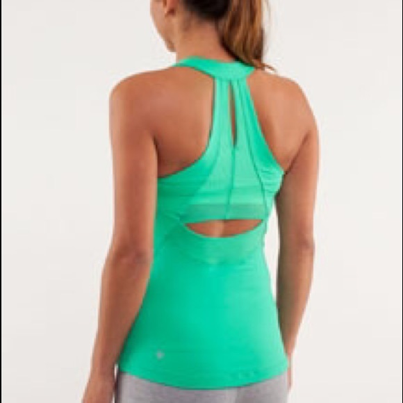 Lululemon make it count tank in green. Size 6.