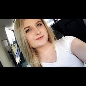 Meet your Posher, Marissa