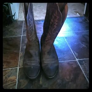 Ariat cowgirl boots