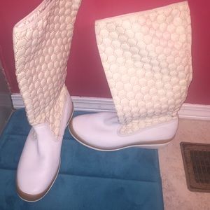 Gorgeous white and cream timberland boots