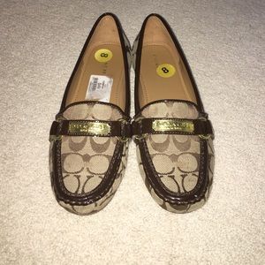 COACH FLATS