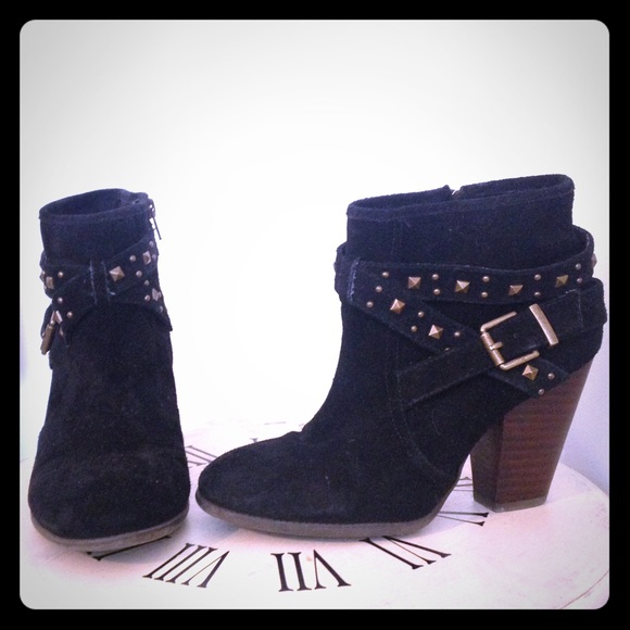 BCBG ankle boots