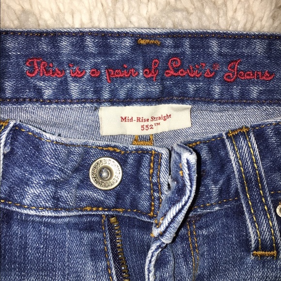 Mid Rise Straight Levis - Picture 2 of 3