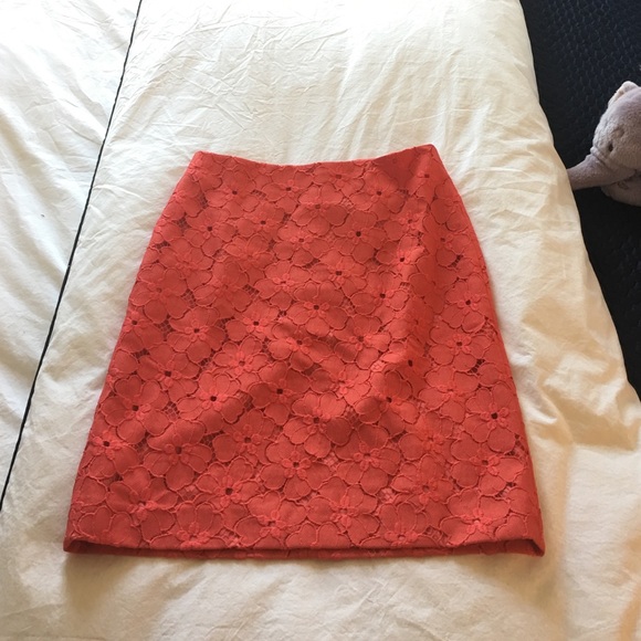 MOVING SALE! Ann Taylor lace pencil skirt