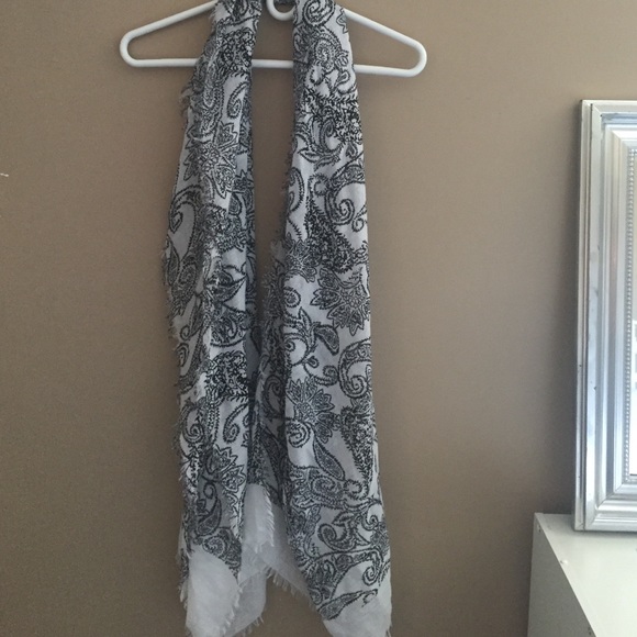 Black & White Pattern Scarf
