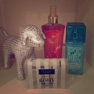 2 VS Body Mists and 1 Shea sampler