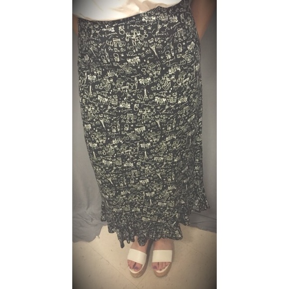 Midi Skirt with Patterns of France 🍷 - Picture 3 of 3