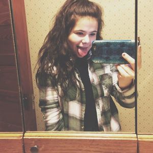 Meet your Posher, Selena