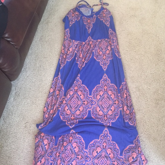 Old navy maternity maxi dress