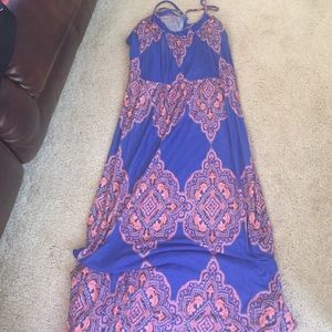 Old navy maternity maxi dress