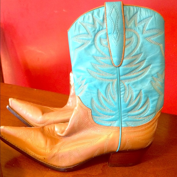 Guess cowboy boots, turquoise & tan, great shape.