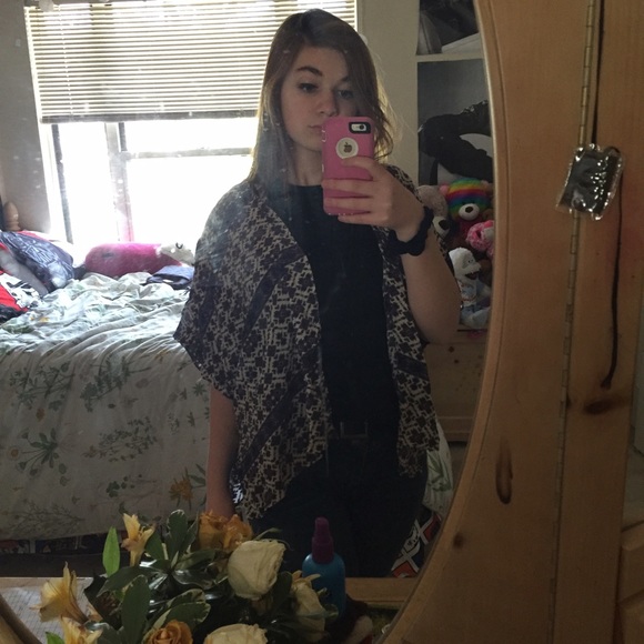 BRANDY MELVILLE KIMONO