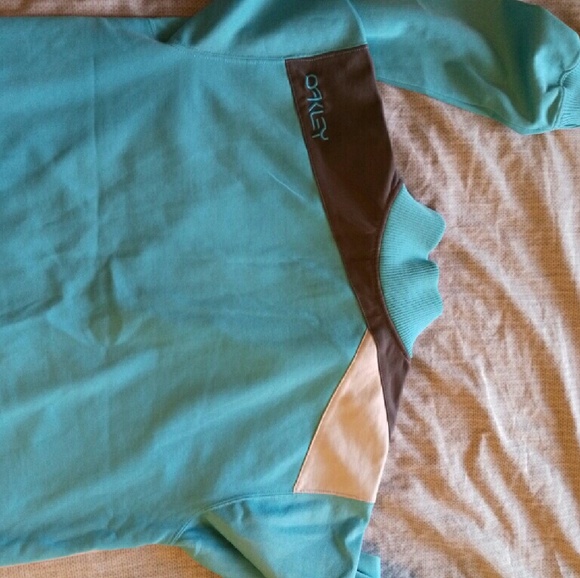 Oakley Sweatshirt - Picture 2 of 4