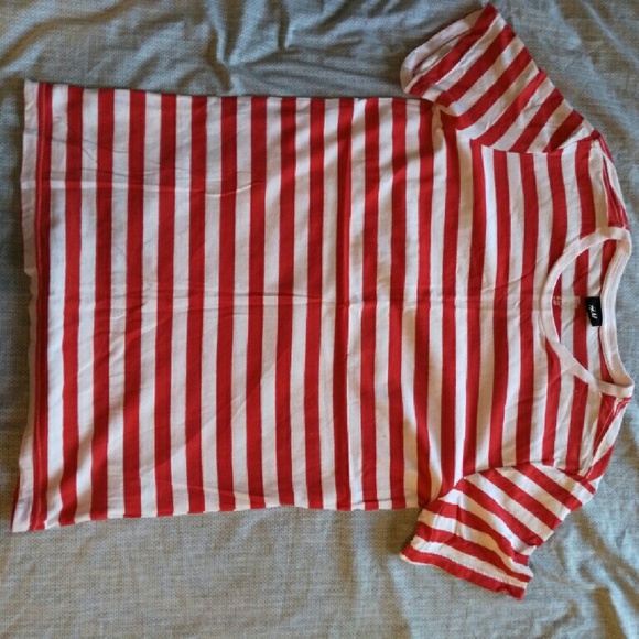 H&M tshirt - Picture 1 of 2