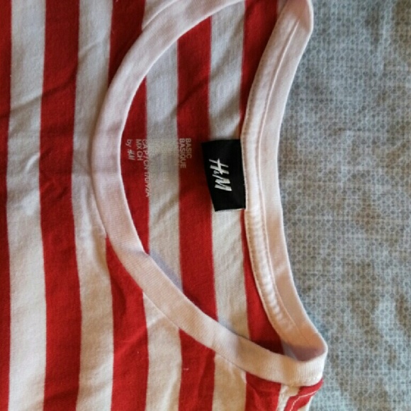 H&M tshirt - Picture 2 of 2